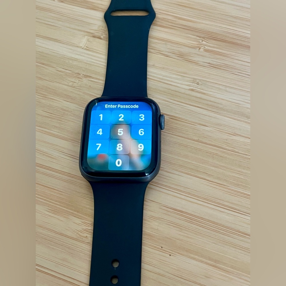 44 mm Apple Watch Black